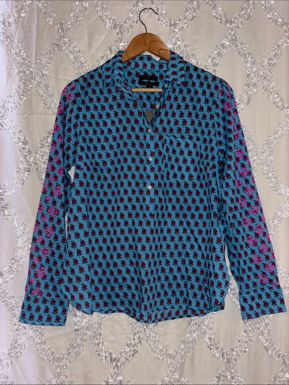 Women’s Blue Floral Long-Sleeve Shirt